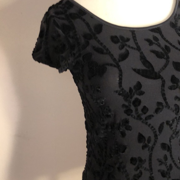 Blouse. - Picture 7 of 8